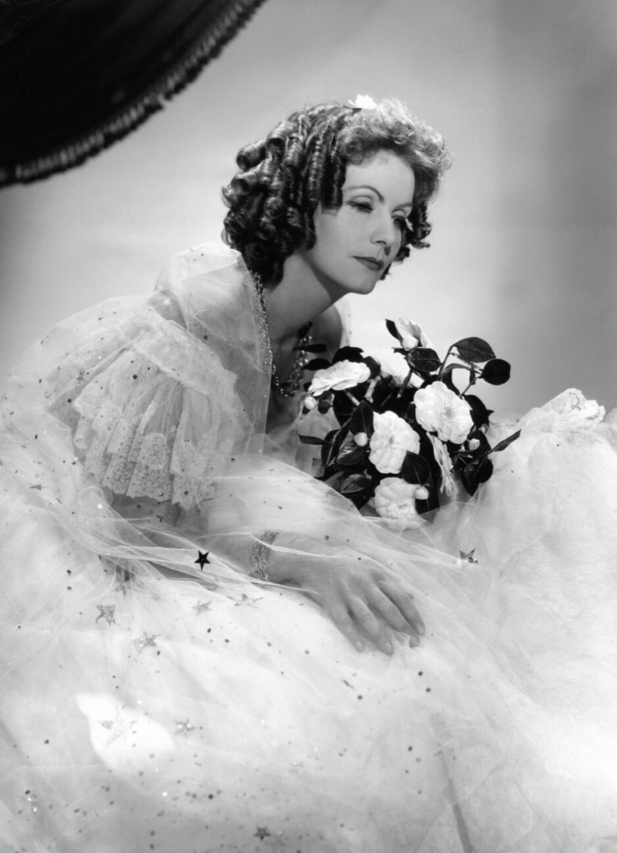 Greta Garbo: White tulle ball gown