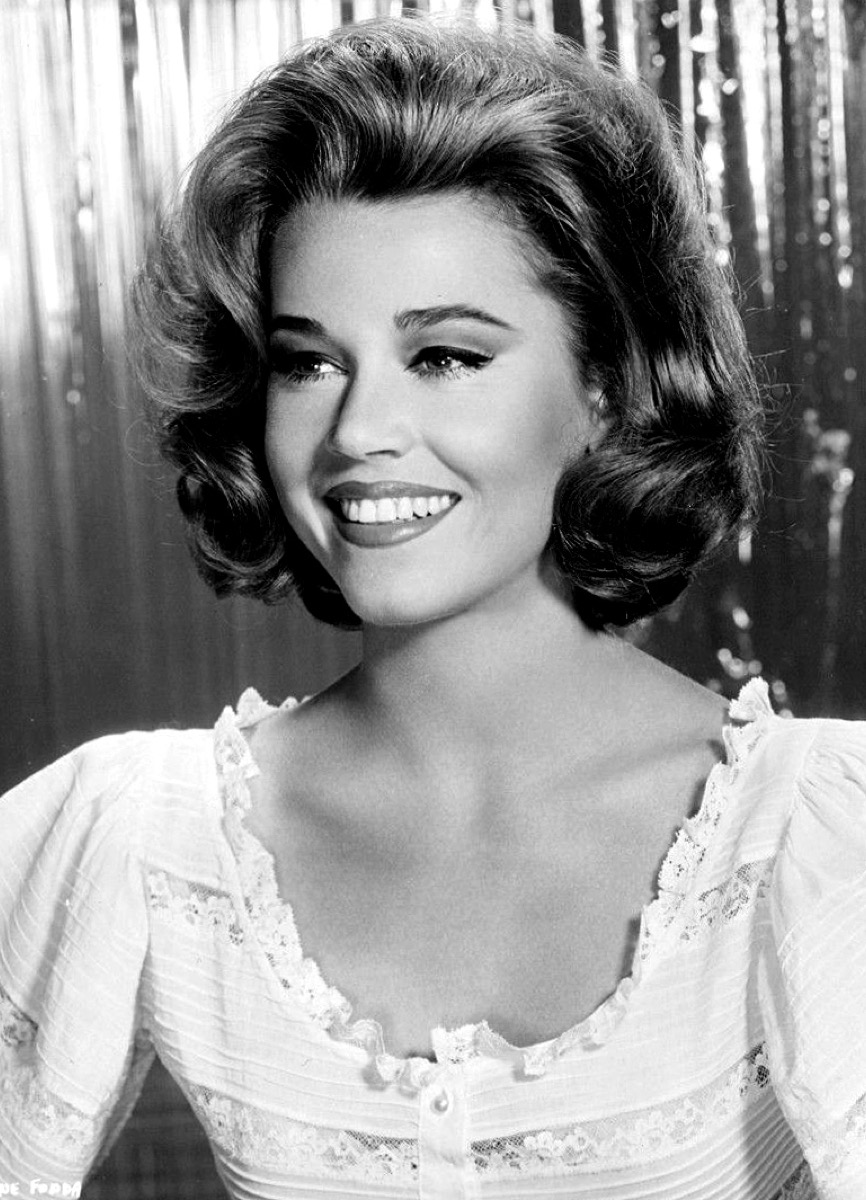 Jane Fonda: White lace blouse