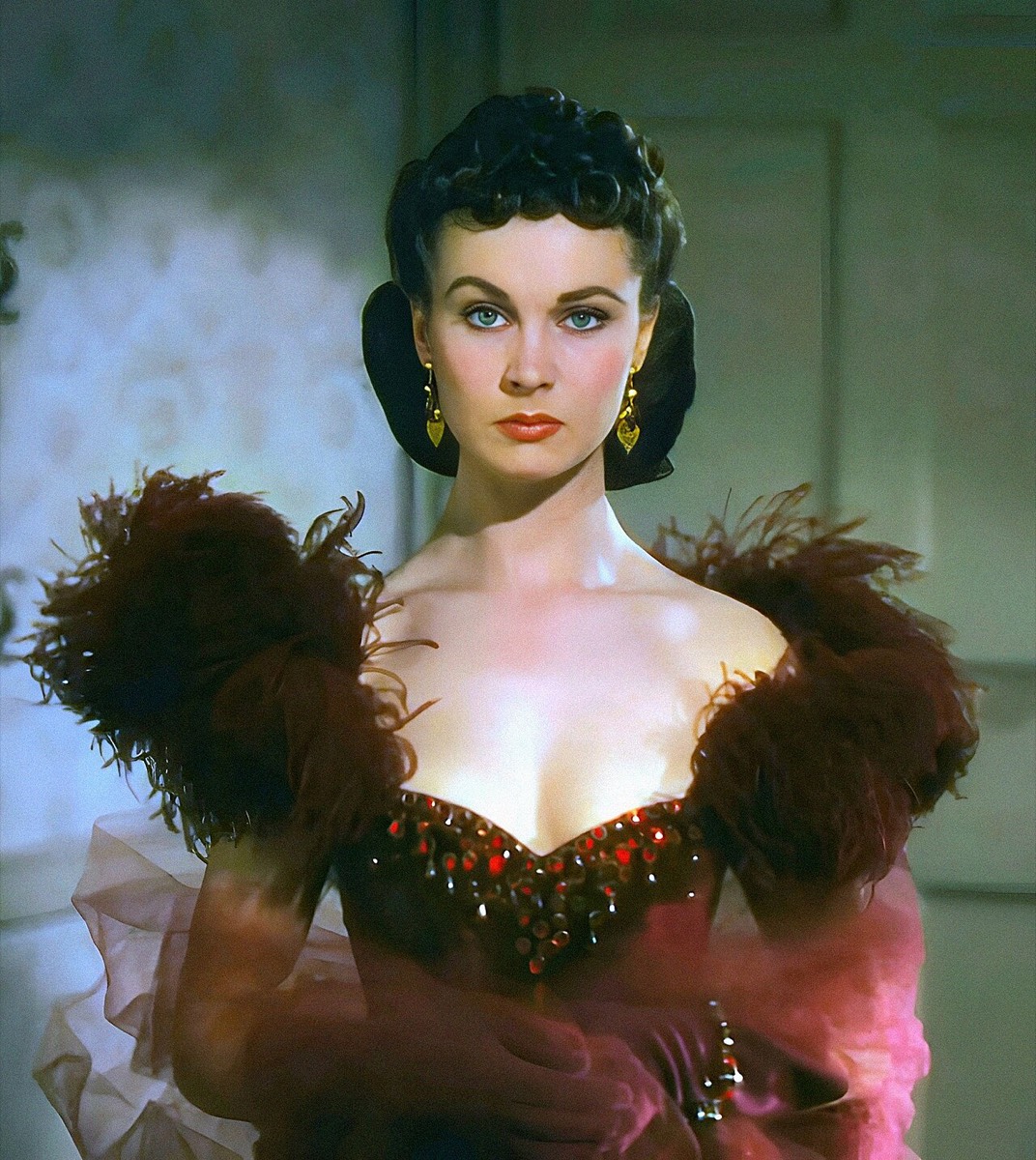 Vivien Leigh: Burgundy gown with feathers