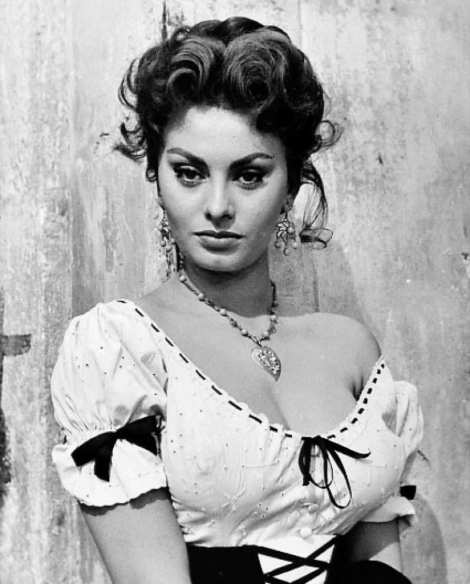 Sophia Loren: White peasant blouse and corset