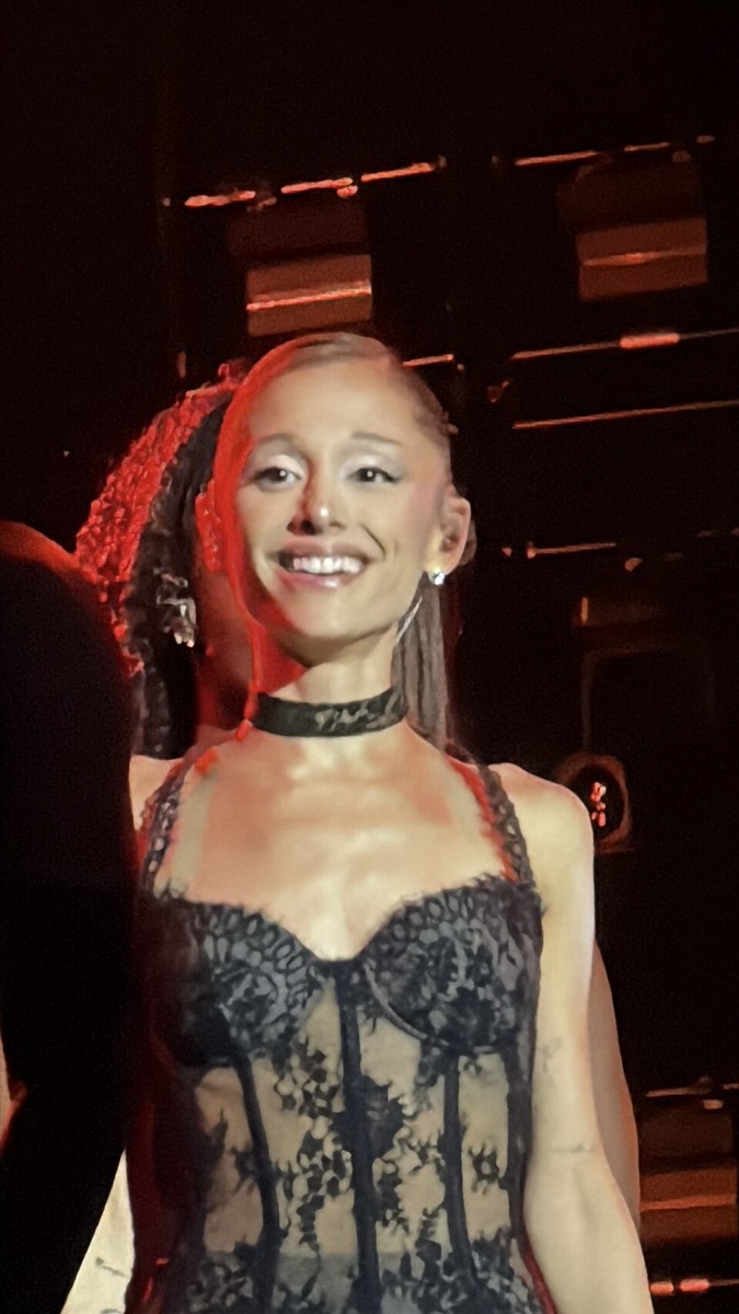Ariana Grande: Lace corset and choker