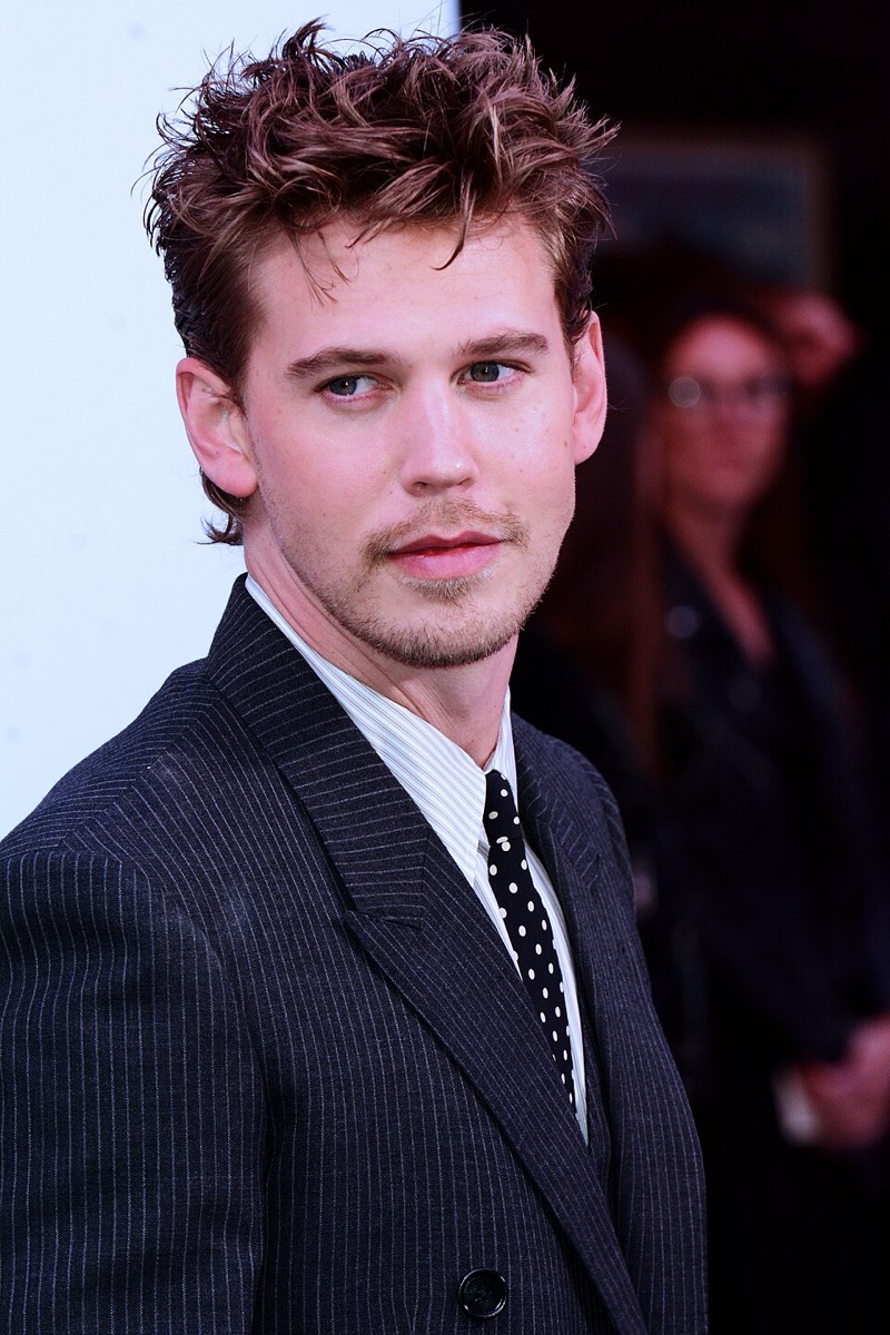 Austin Butler: Pinstripe suit and polka-dot tie