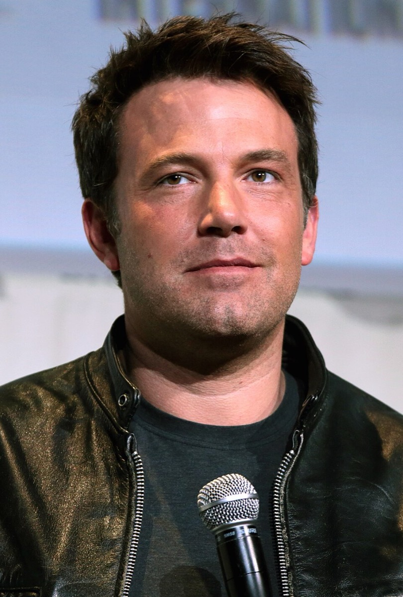Ben Affleck: Leather jacket and grey tee