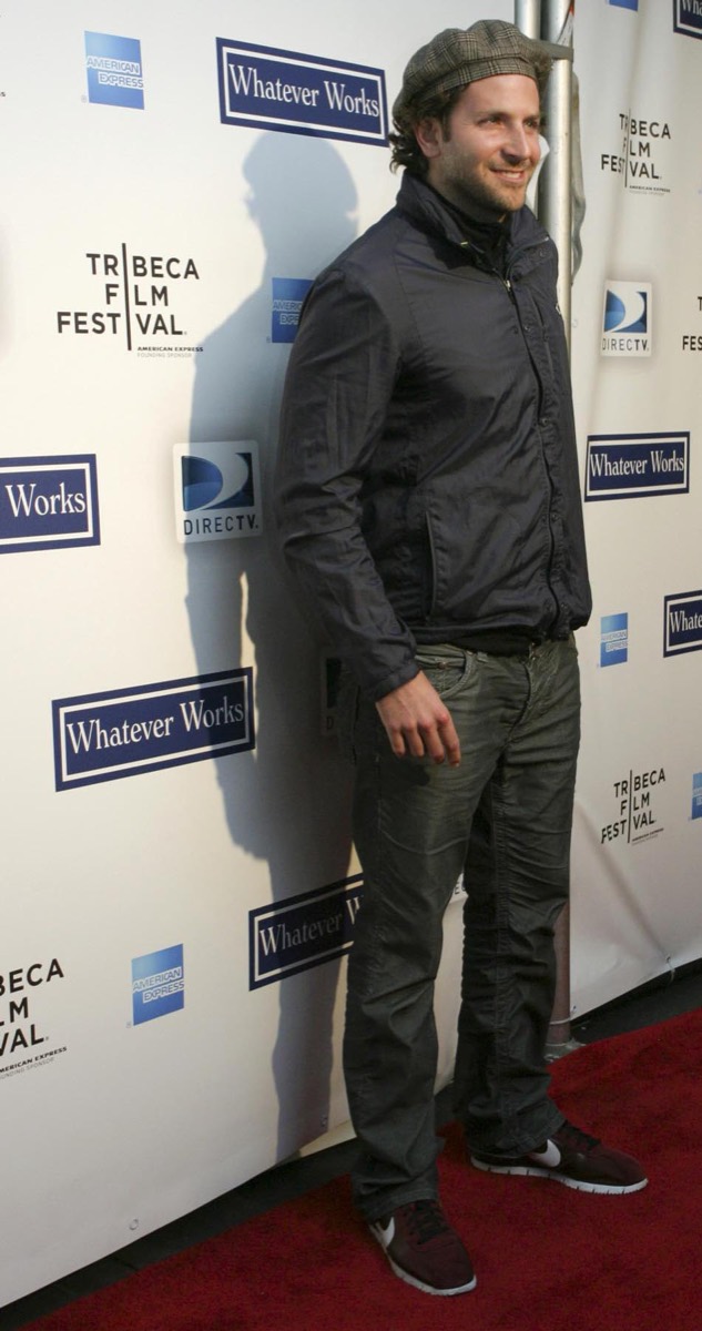 Bradley Cooper: Flat cap and black jacket