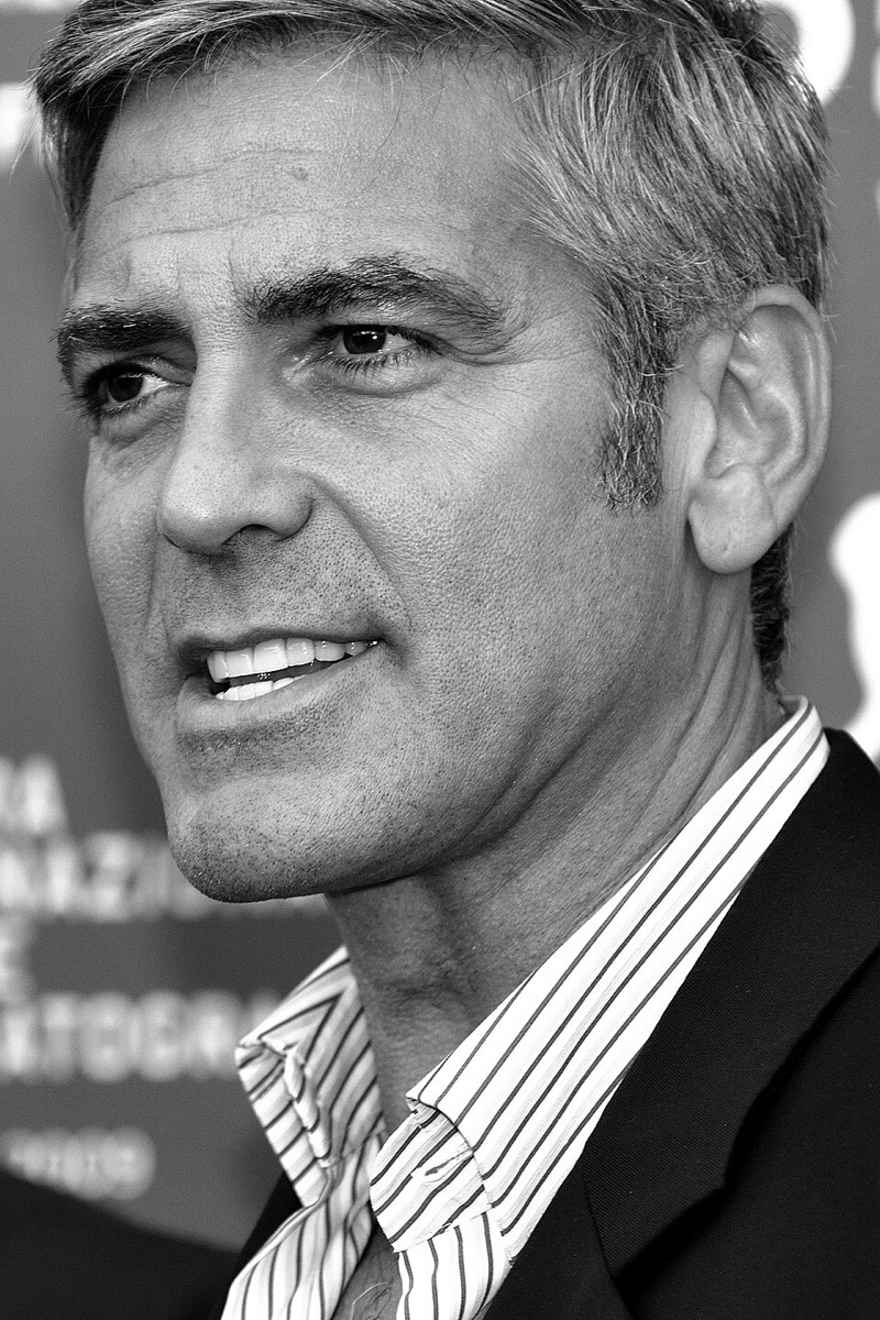 George Clooney: Striped shirt and dark blazer