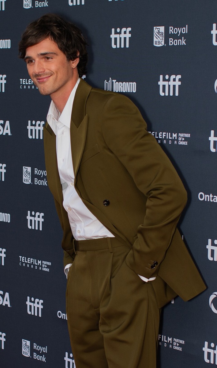 Jacob Elordi: Olive suit and white shirt