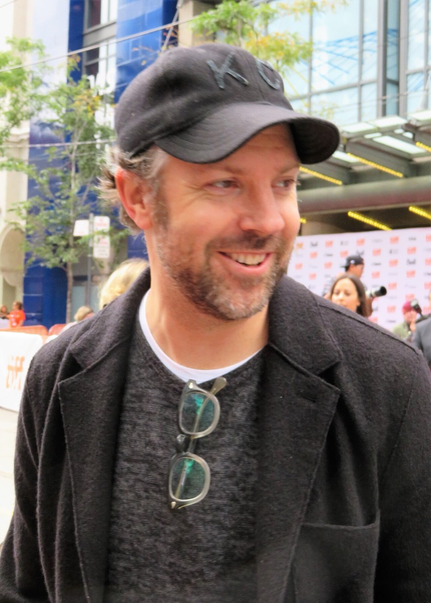 Jason Sudeikis: Cap, knit and charcoal jacket