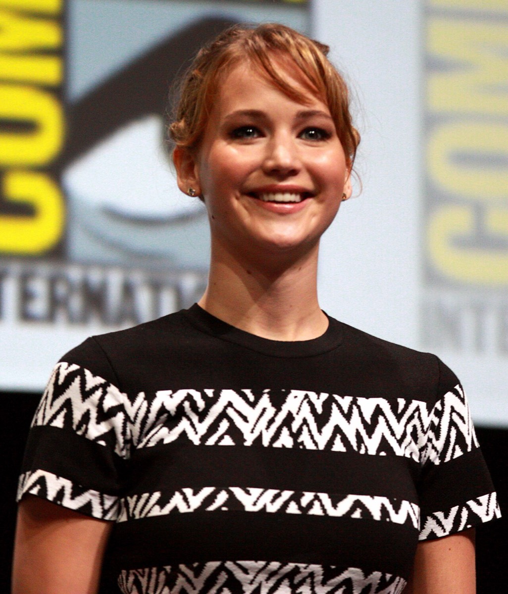 Jennifer Lawrence: Graphic knit sweater