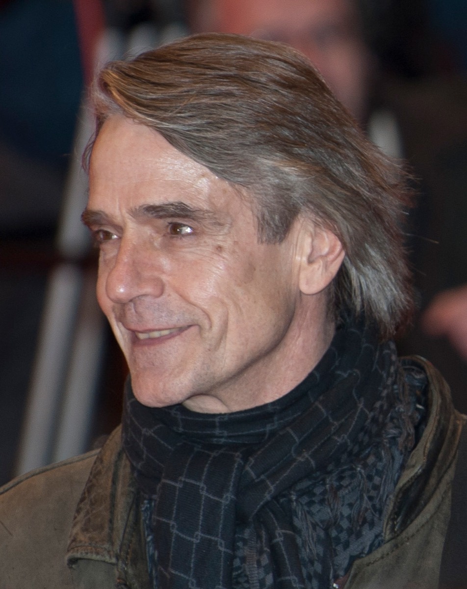 Jeremy Irons: Patterned scarf