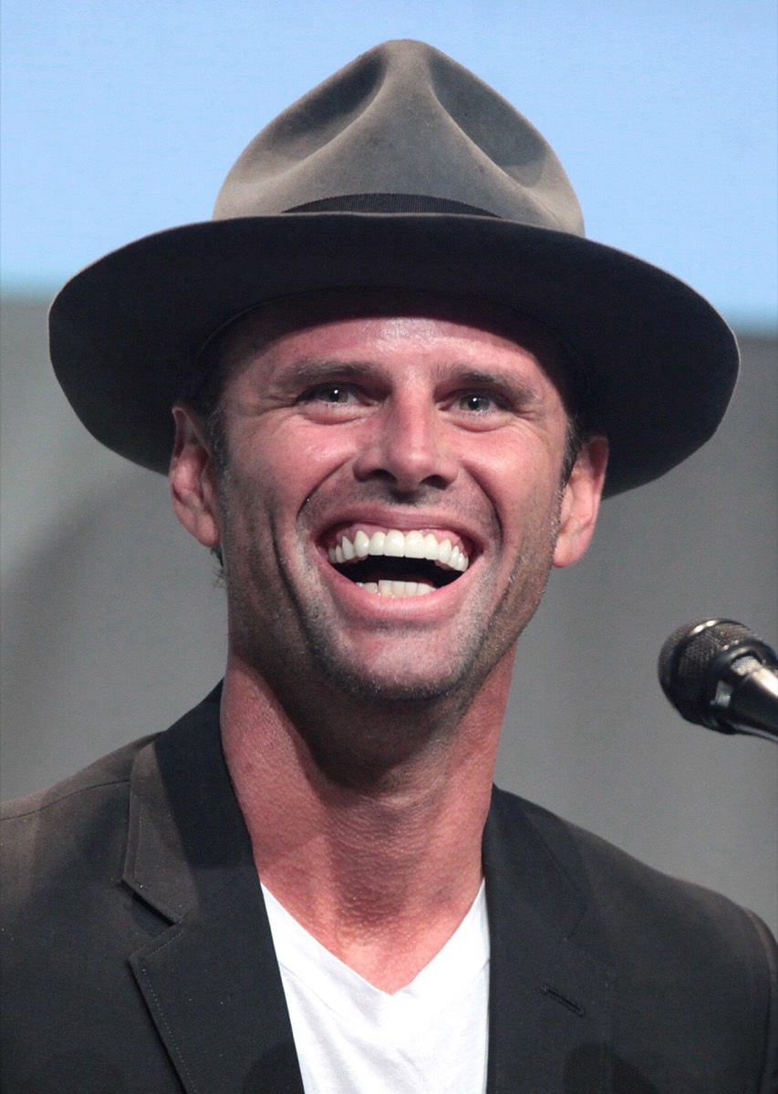Walton Goggins: Wide-brim fedora